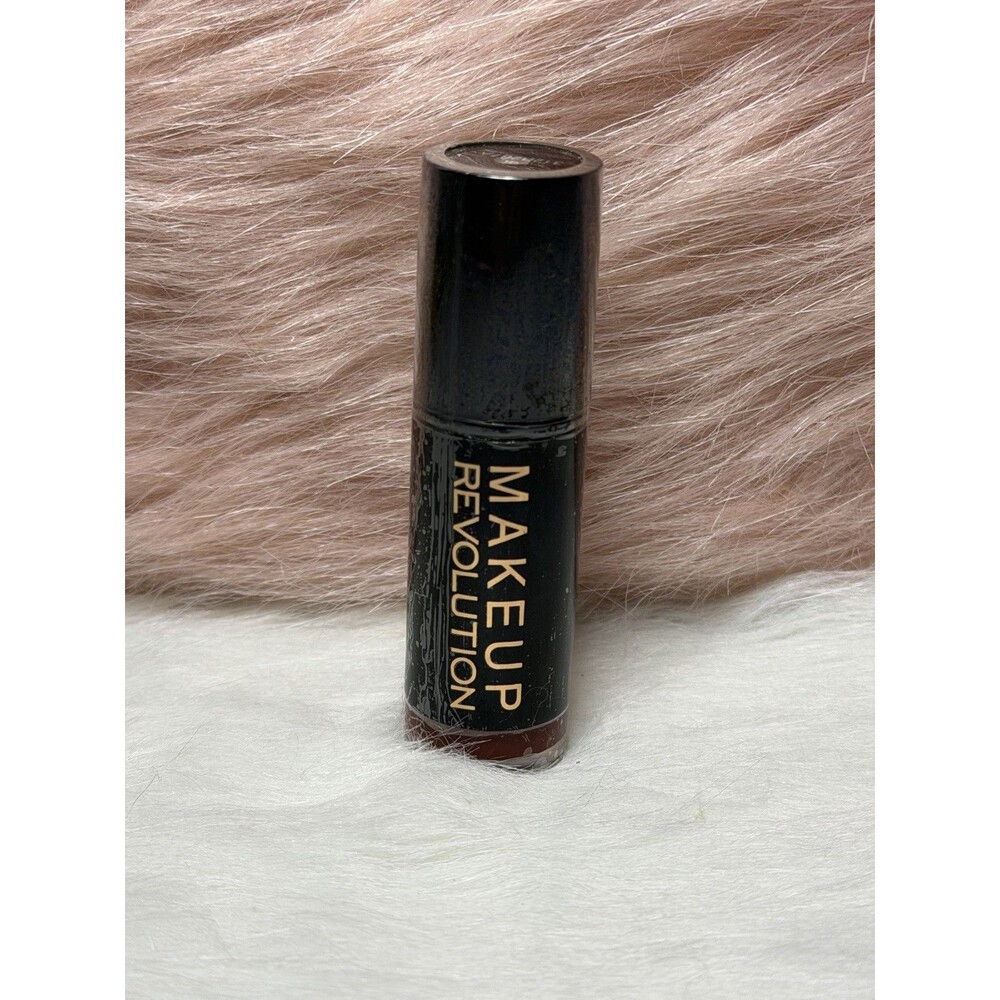Makeup Revolution Amazing Lipstick Reckless Deep Red Creamy Bold Vegan 3.2g